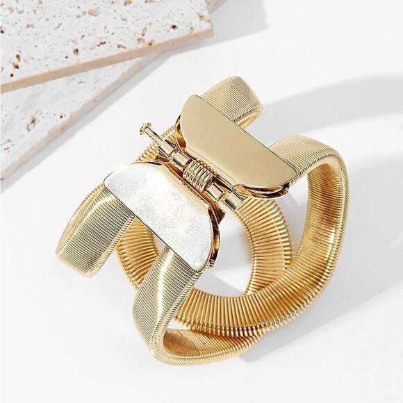 Fashion Design Gold Plated Cuff Bracelet - Picture 9 of 11